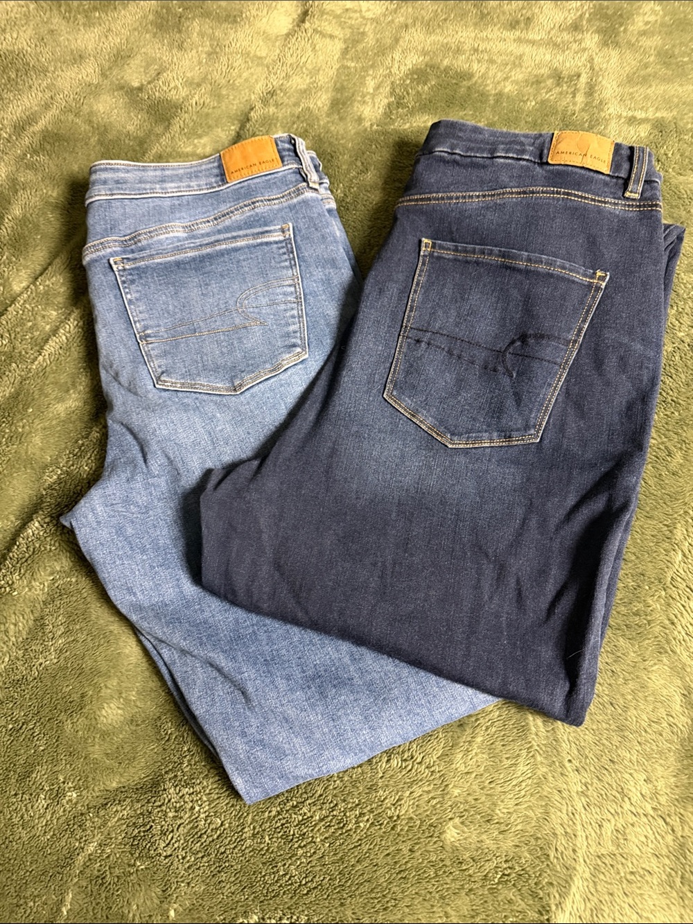Lot of 2 American Eagle women’s jeans 16